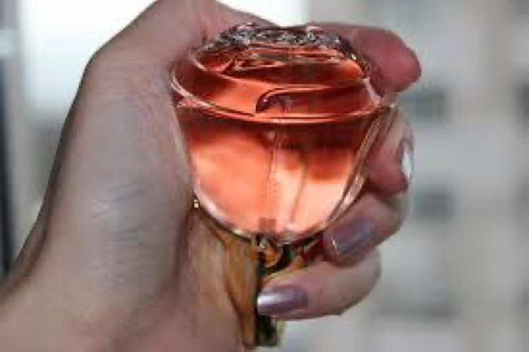 ادوپرفیوم زنانه ولار گل رز 30025