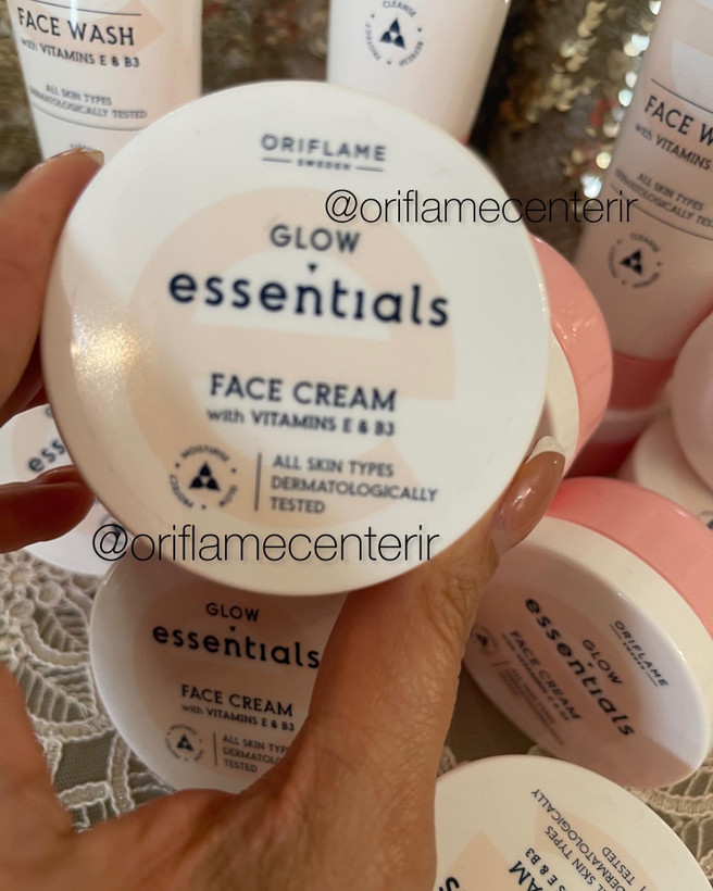 کرم نرم کننده صورت اسنشالز با ویتامین E & B3 Essentials