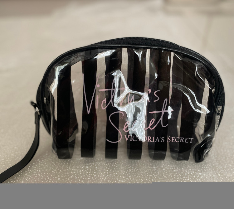 کیف آرایشی طلقی راه راه ویکتوریا سکرت ( مشکی)