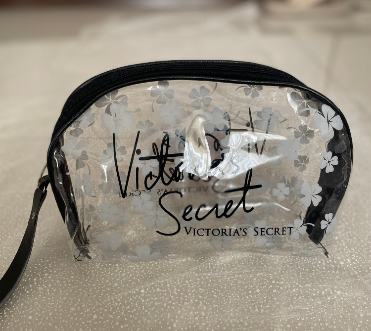 کیف آرایشی طلقی گل دار ویکتوریا سکرت ( سفید)