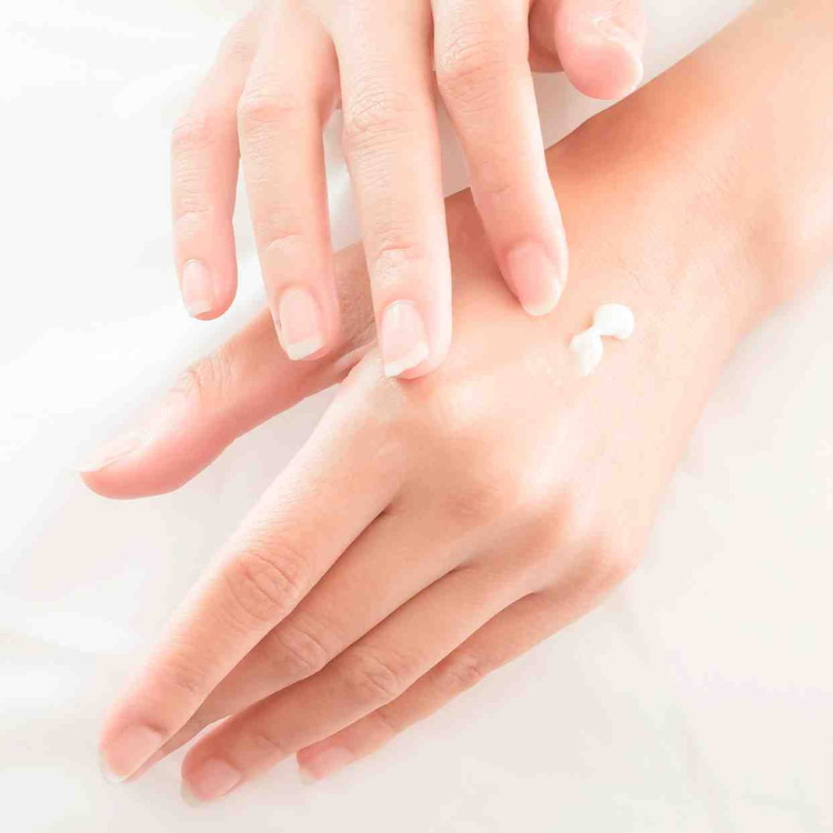 کرم مغذی دست با روغن نارگیل ارگانیک لاونیچراوریفلم (۱۵۰میل) 4542۶