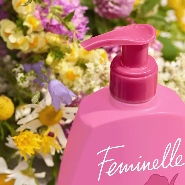 ژل بهداشتی باطراوت گیاهان وحشی فمینله 4636۶