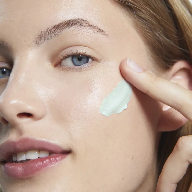 کرم آیرسان صورت آلوورا و آناناس لاونیچر 4607۱