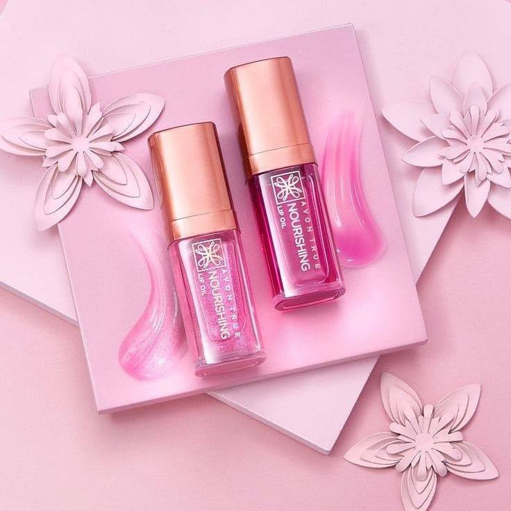 روغن لب درخشان و مغذی Avon (۷.