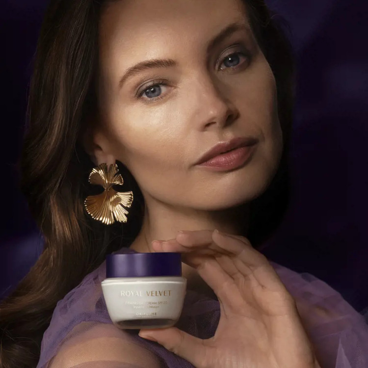 کرم روز سفت کننده رویال ولوت 47005 _۵۰میل