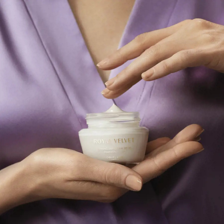 کرم روز سفت کننده رویال ولوت 47005 _۵۰میل