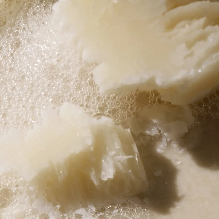 صابون کرمی شیر و عسل ۴۶۹۷۱ _ ۹۰گرم