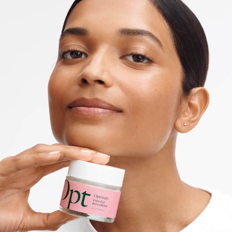 کرم ضدلک و روشن کننده پوست ریچ اپتی اپتیمالز ایون اوت ۴۵۲۴۵_۵۰میل