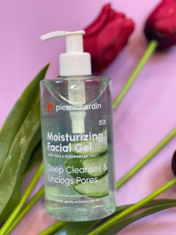 فیس واش مرطوب کنتده پوست با عصاره آلورا و رزماری اورجینال پیرکاردین _ ۳۵۰میل