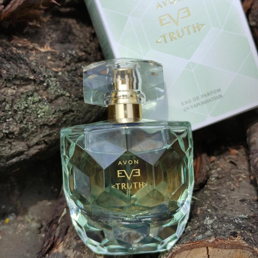 ادوپرفیوم اورحینال زنانه ای وی تروت آون Eve Truth _ ۵۰ml