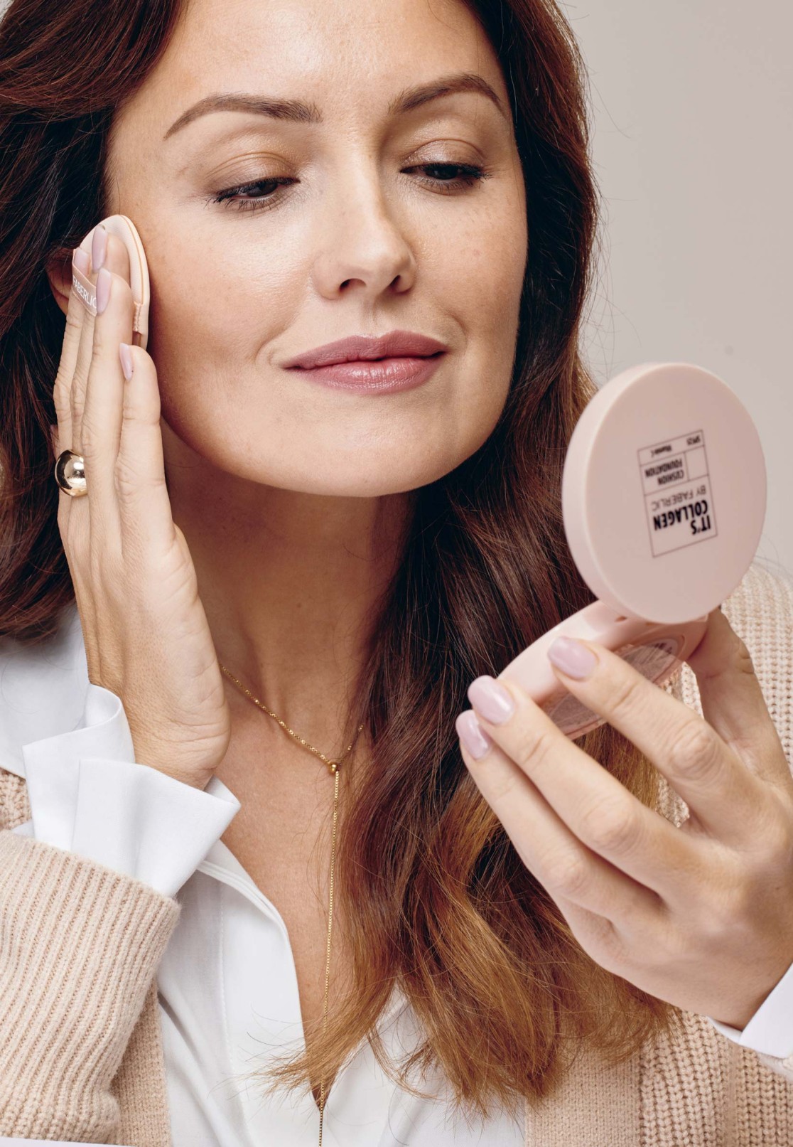 سرم کرم پودر مدل ایتز کلاژن کوشن فابرلیک _ 12گرم