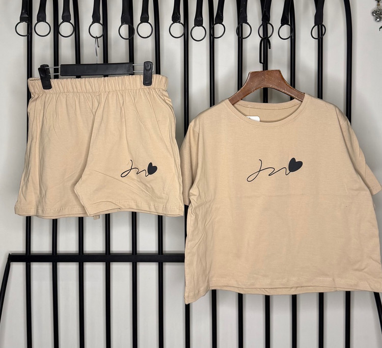 ست کراپ و شورتک زنانه قواره دار ( فری سایز ۳۸ تا ۴۸