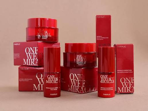 کرم روز جوانساز و مححافظت کننده فابرلیک مدل ONE WEEK MIRACLE SPF 15 فابرلیک 0651 _ 50ML
